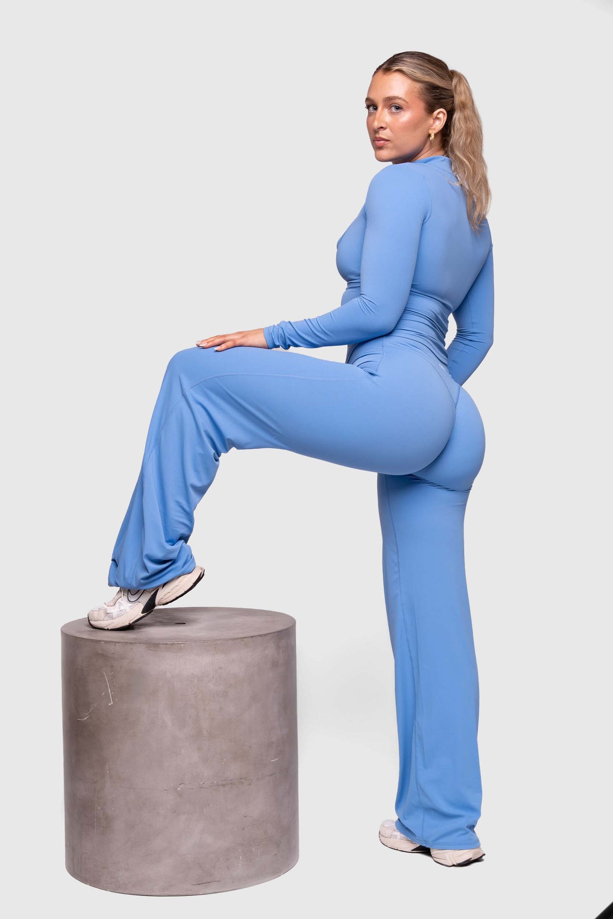 Ease x Amalie Vad - Straight Leg Pants (Blue)