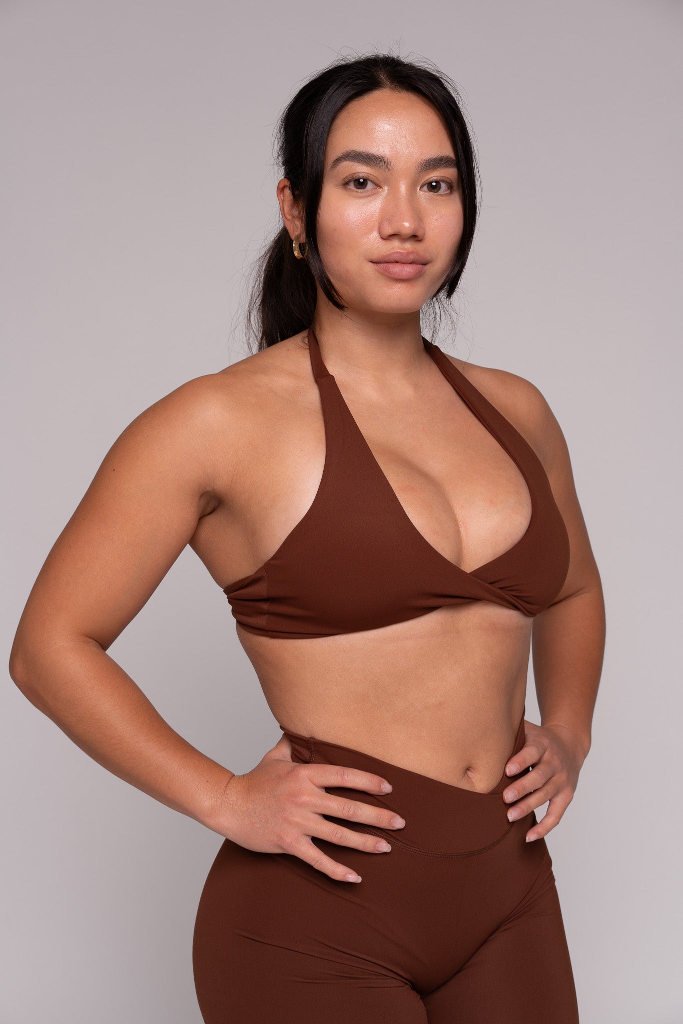Thrive Halterneck Sports Bra (Brown)