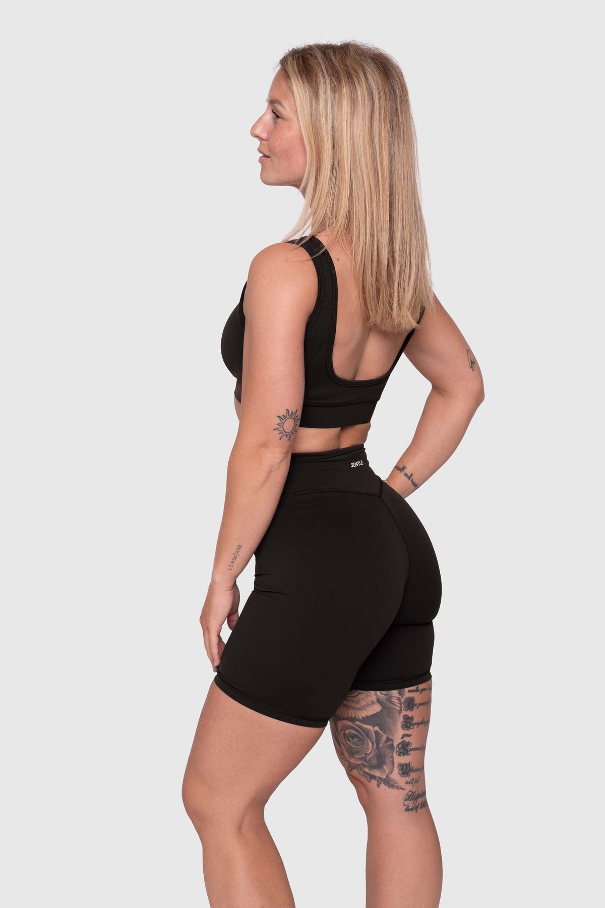 Ease Shorts (Dark Brown)
