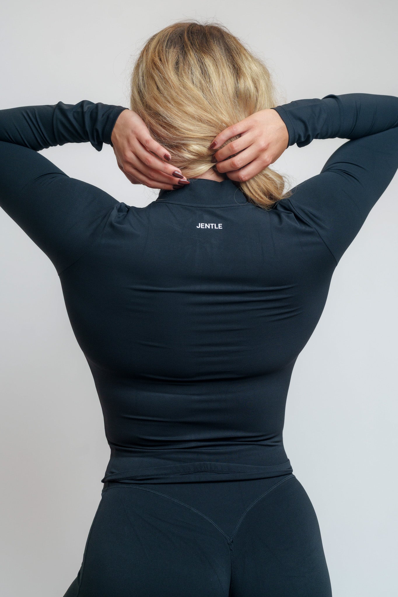 Ease x Amalie Vad - Zippy Jacket (Black)