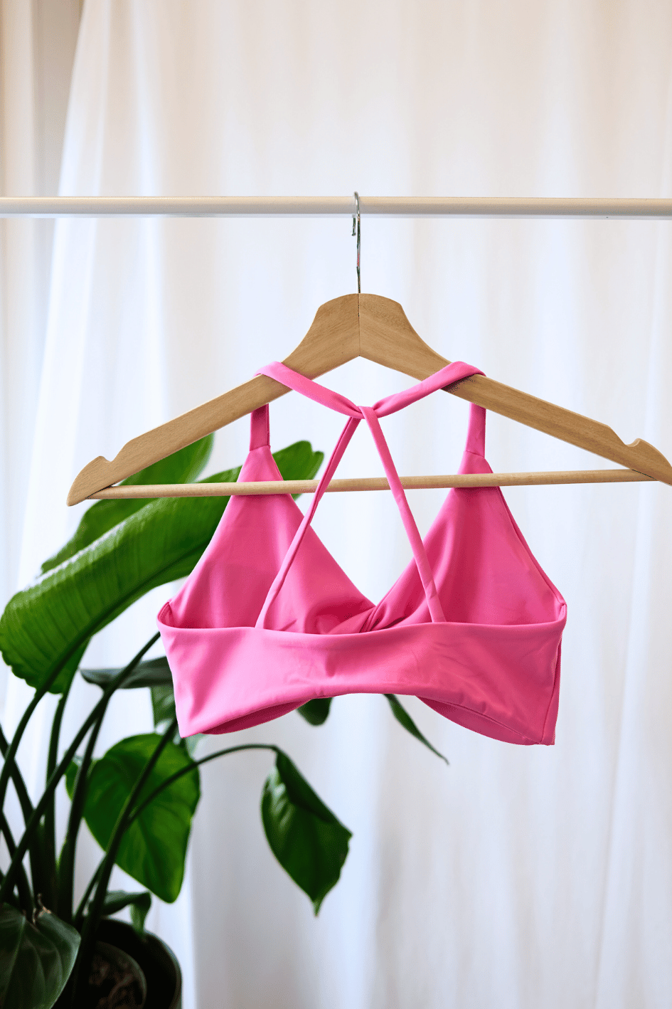 Skylar Sports Bra (Pink) - Jentle