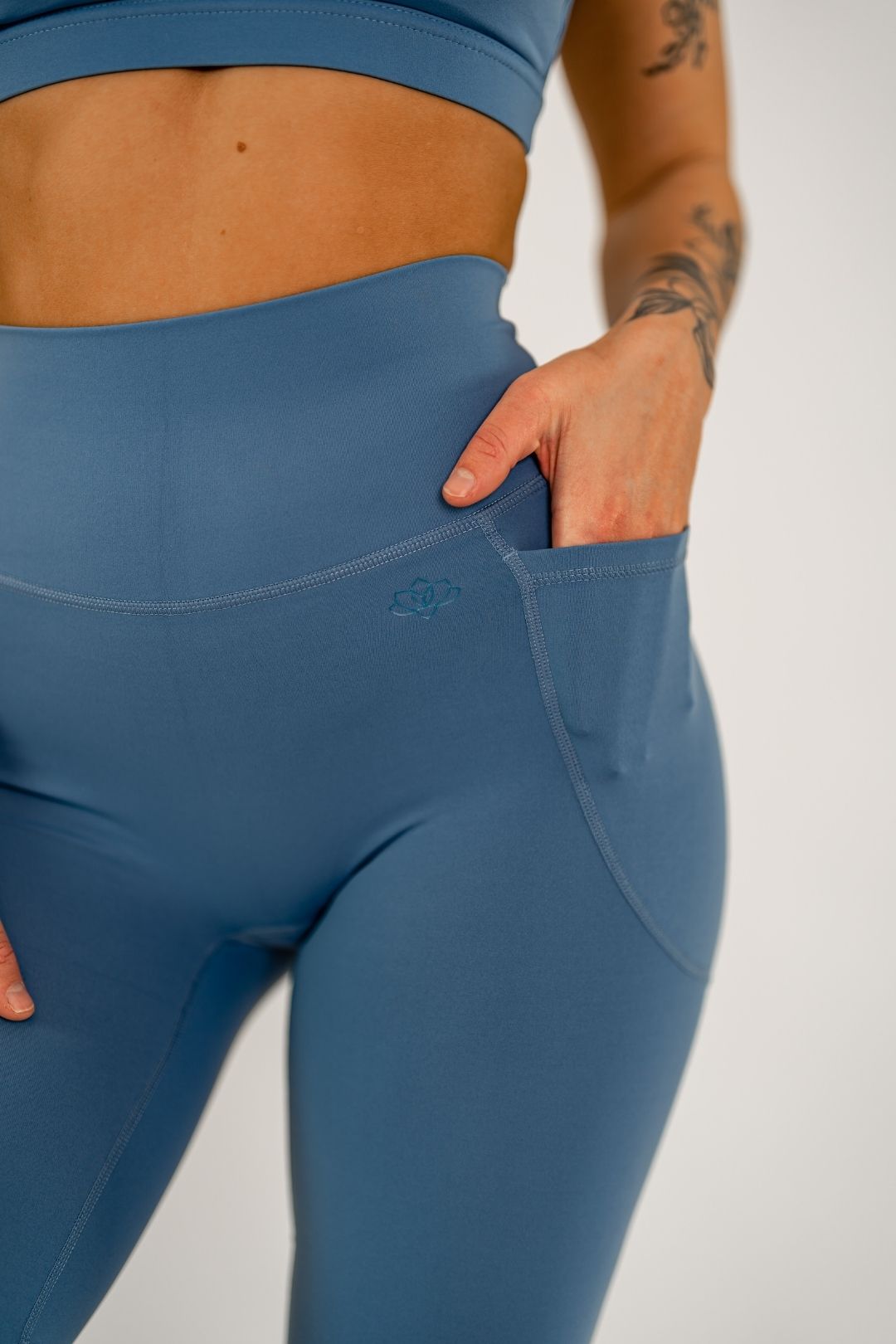 Jentle - Sola Pocket Leggings (Blue)