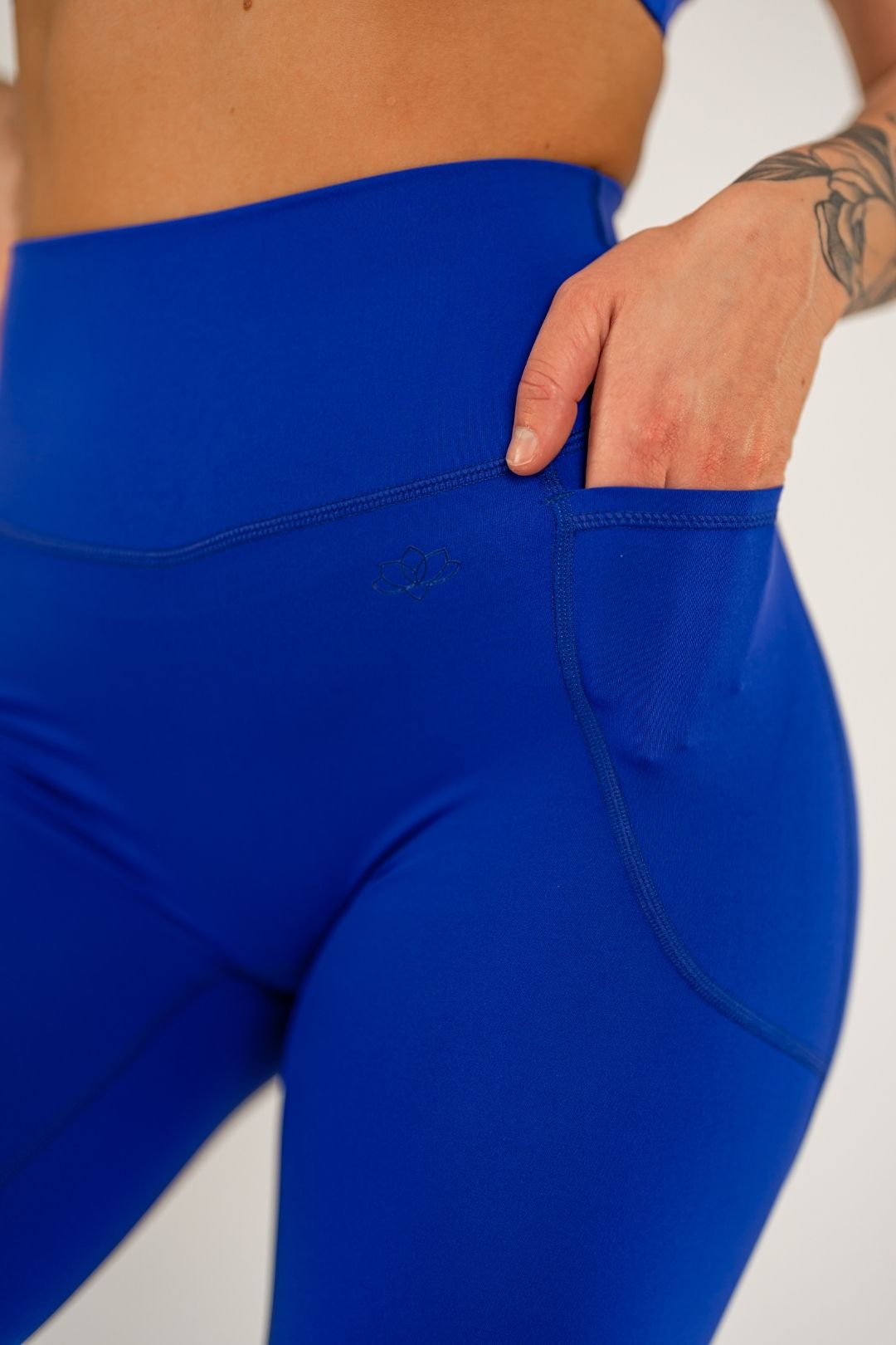Jentle - Sola Pocket Leggings (Dark Blue)