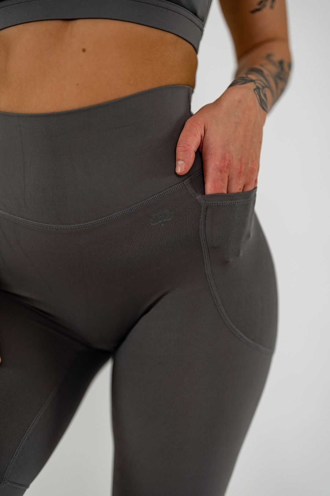 Jentle - Sola Pocket Leggings (Grey)