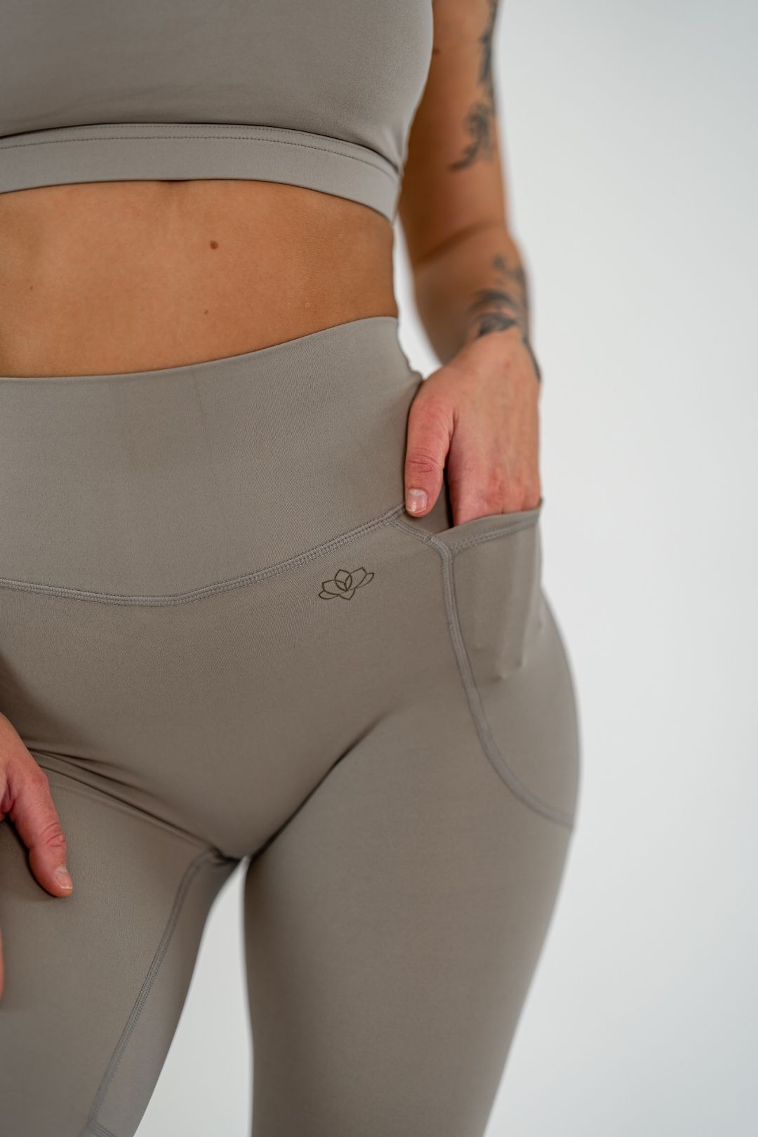 Jentle - Sola Pocket Leggings (Nude)