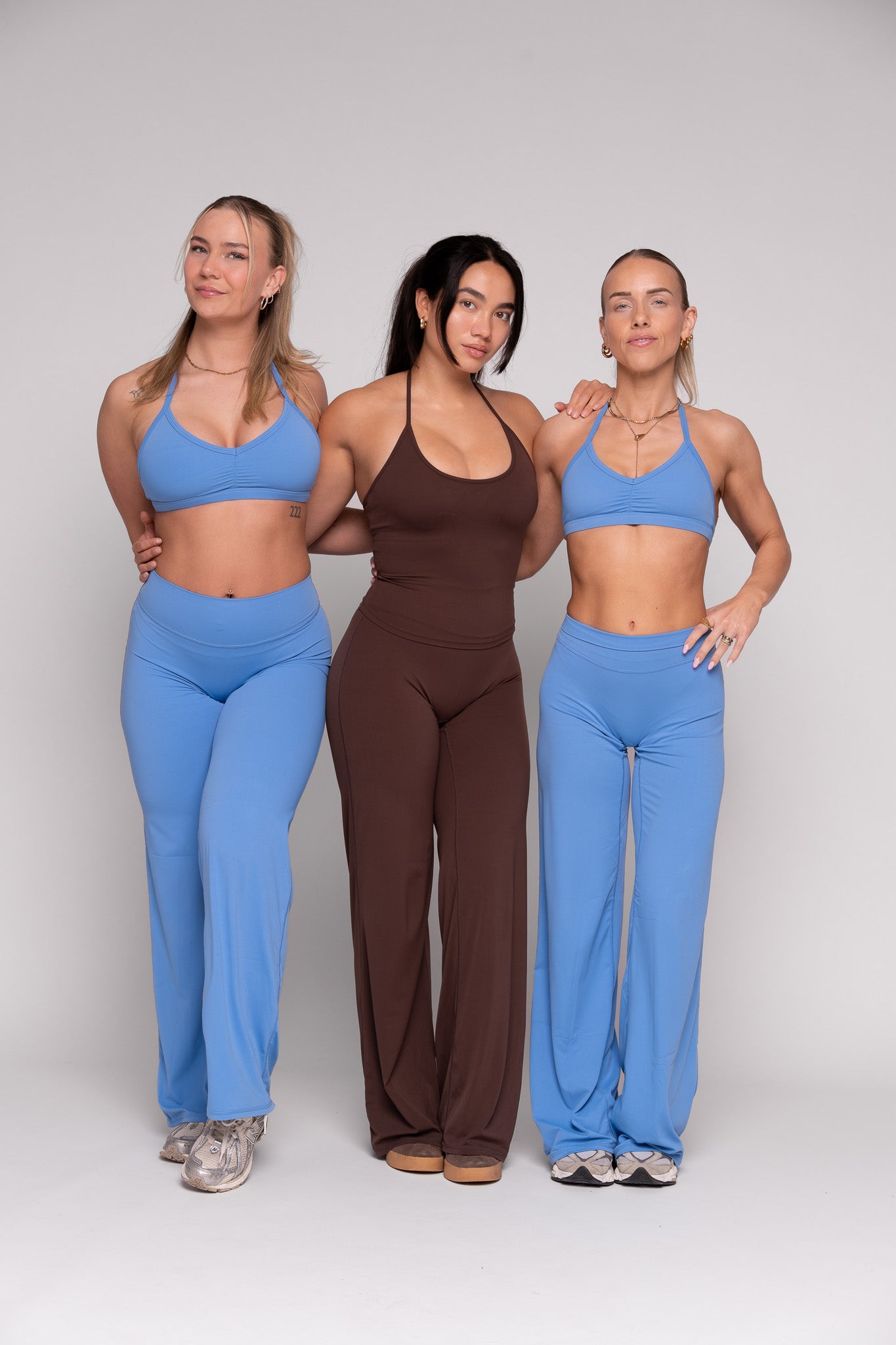 Ease x Amalie Vad - Halterneck Sports Bra (Blue)