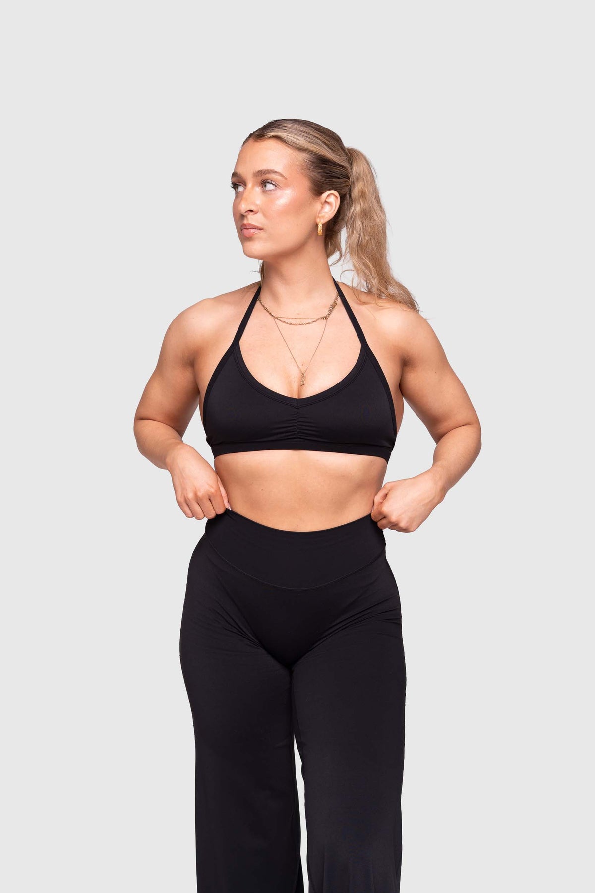Ease x Amalie Vad - Halterneck Sports Bra (Black)