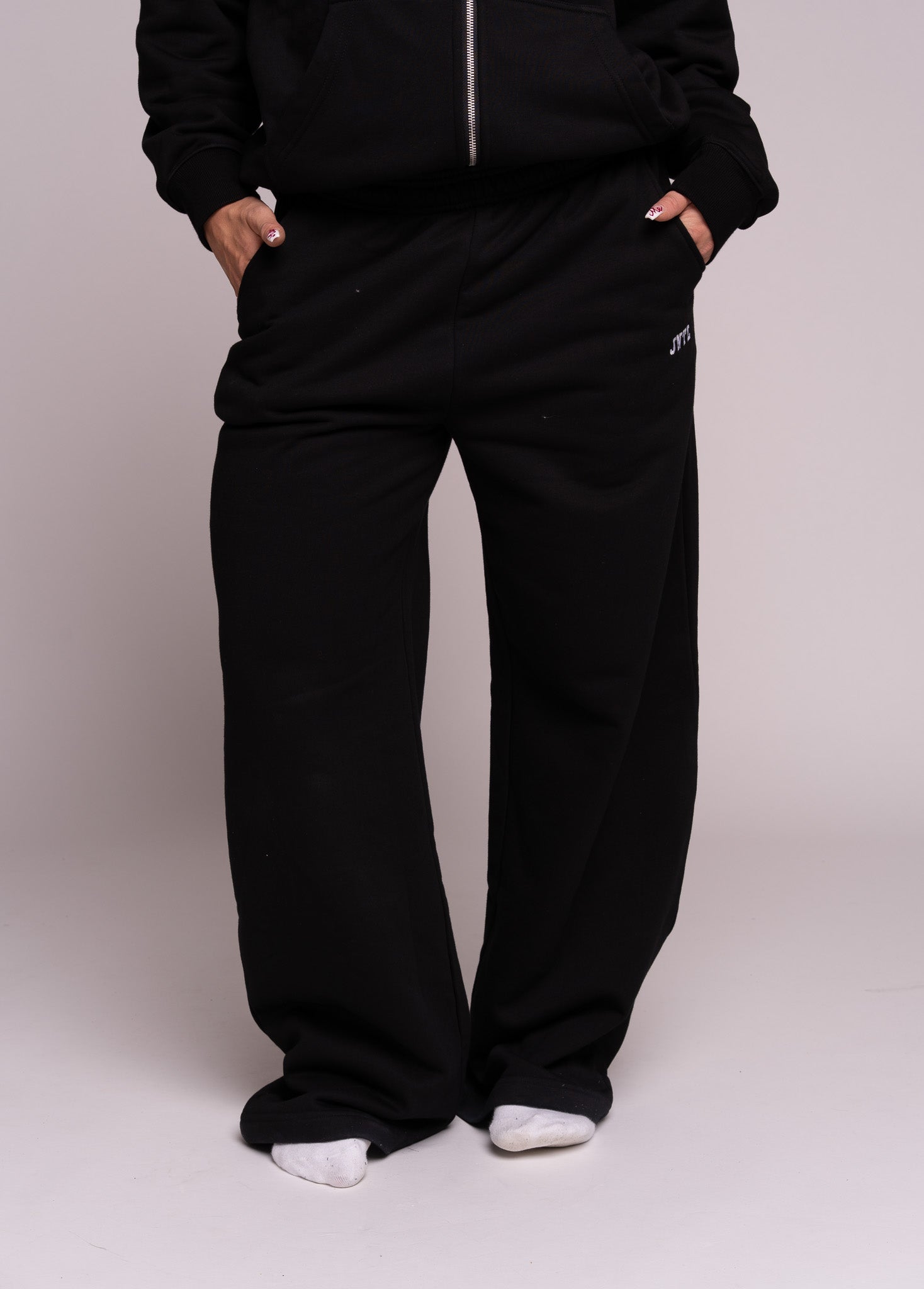 JNTL Straight Leg Sweatpants (Black)