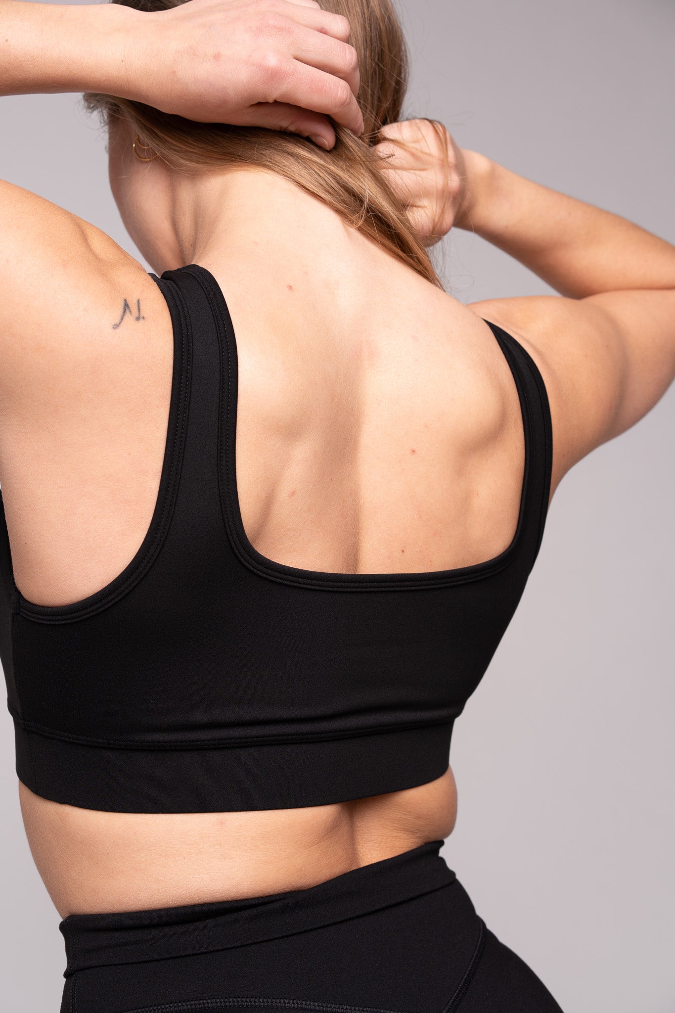 Day Performance Wide Band Sports Bra (Black)
