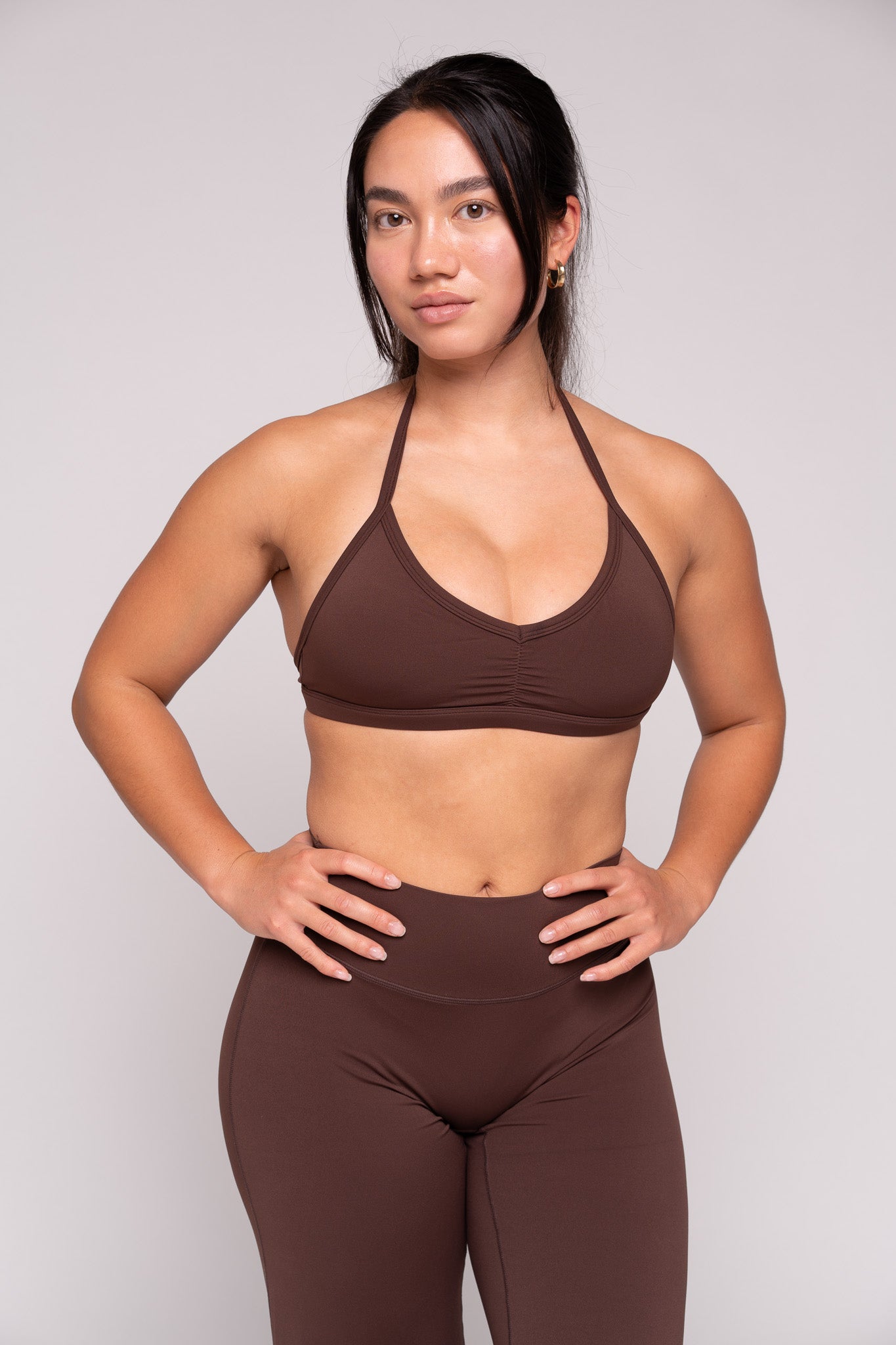 Ease x Amalie Vad - Halterneck Sports Bra (Coffee Brown)
