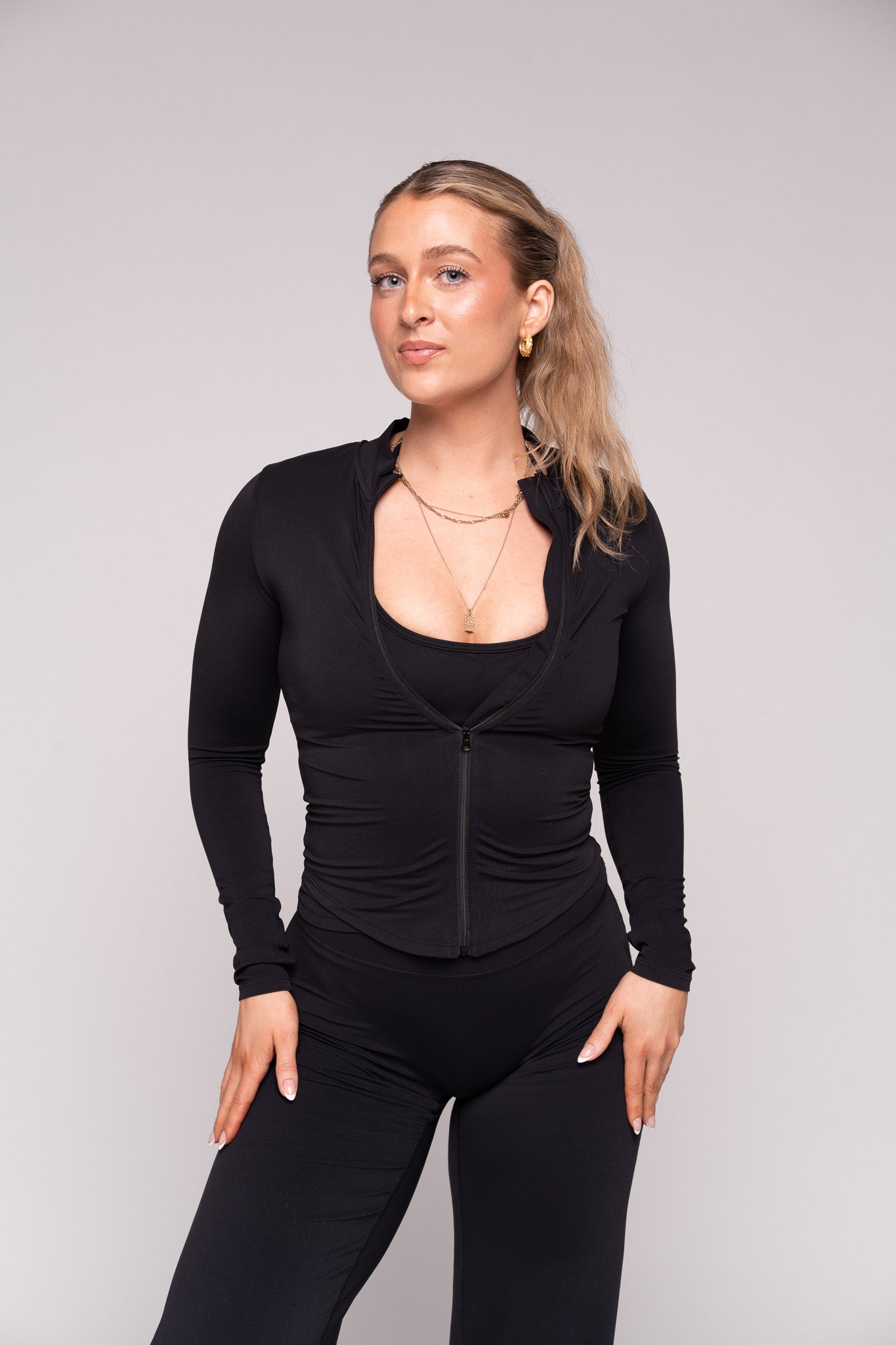 Ease x Amalie Vad Zippy Jacket (Black)
