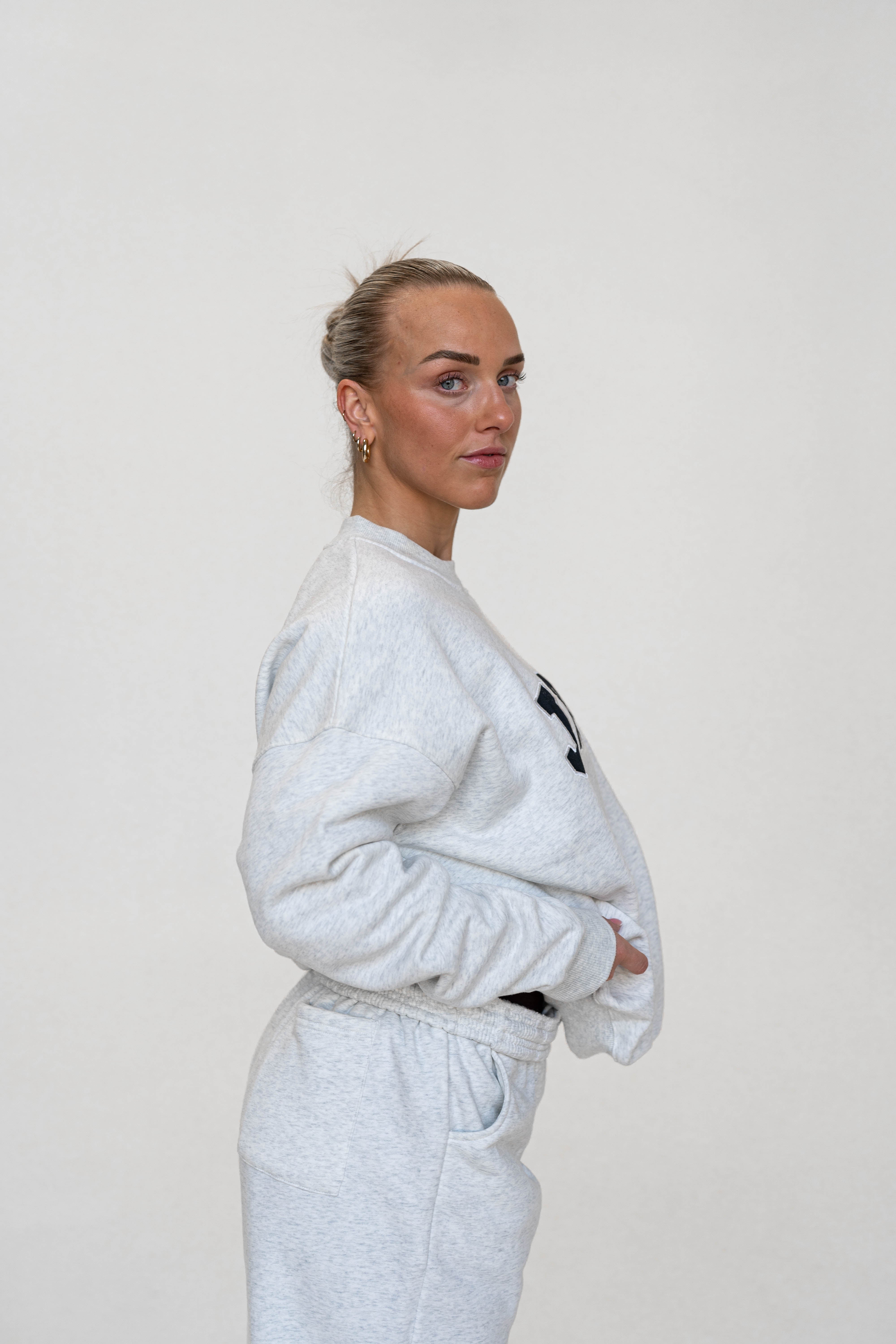 JNTL Oversized Crewneck Sweatshirt (Light Grey)
